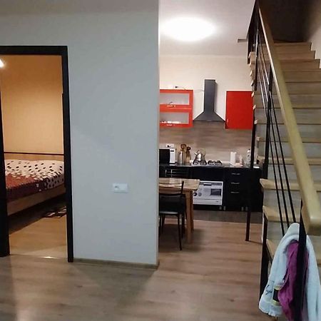 Full House Apartamento Tbilisi Exterior foto