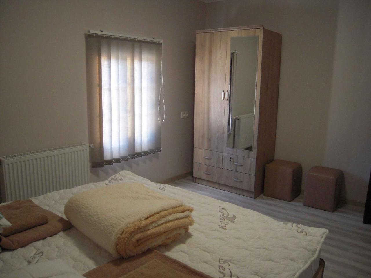 Full House Apartamento Tbilisi Exterior foto